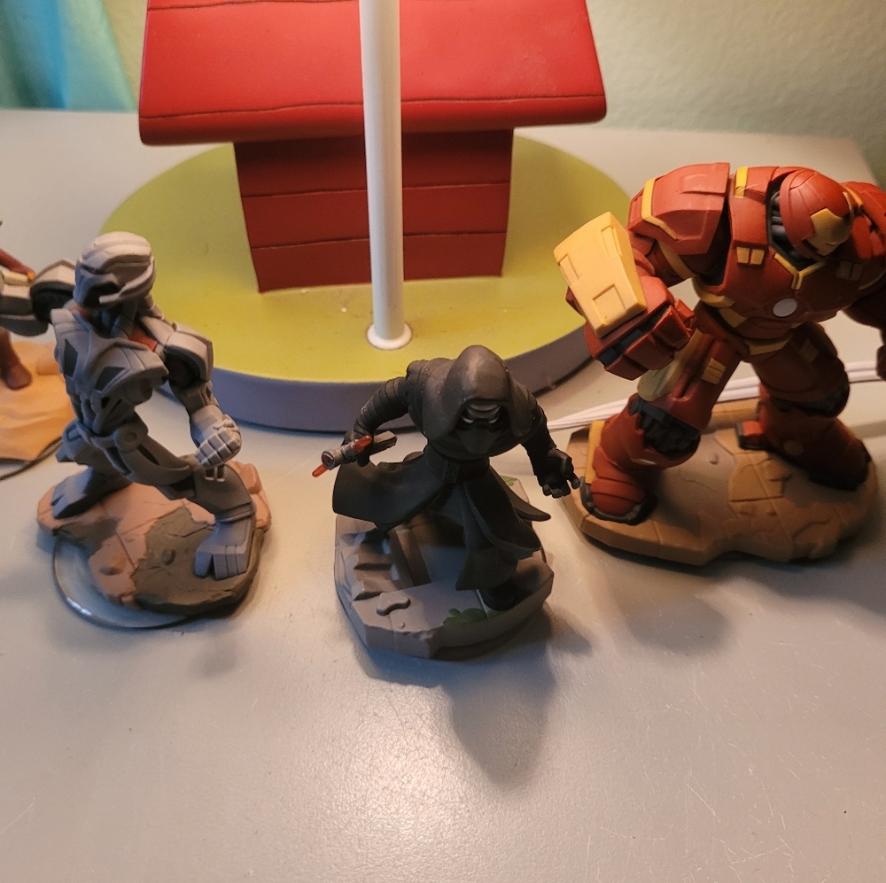 Disney infinity 3.0 Marvel pieces